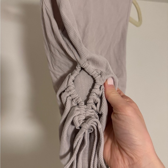 Ruched Ribbed Tank Top - Picture 2 of 5